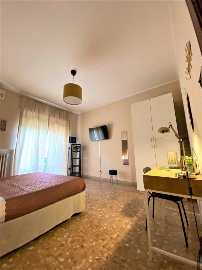 Casa Viola A 900 Mt Dalla Staz. Centrale Pescara Exterior photo