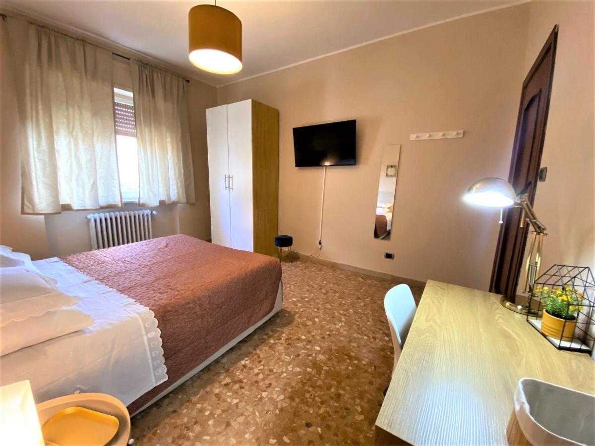 Casa Viola A 900 Mt Dalla Staz. Centrale Pescara Exterior photo