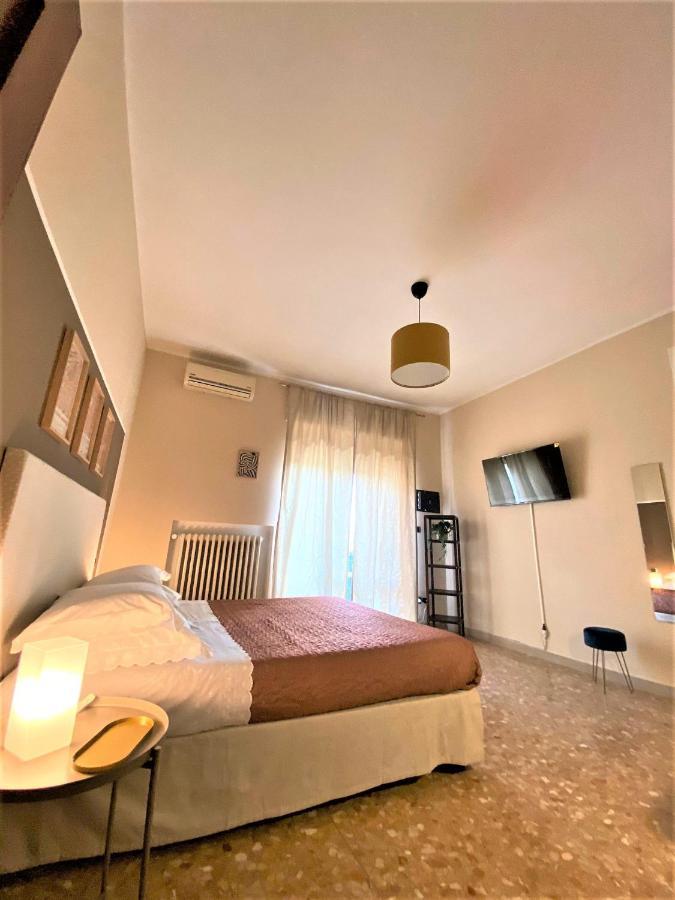 Casa Viola A 900 Mt Dalla Staz. Centrale Pescara Exterior photo