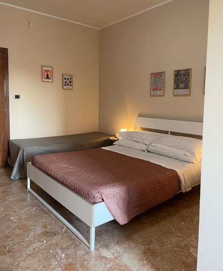 Casa Viola A 900 Mt Dalla Staz. Centrale Pescara Exterior photo